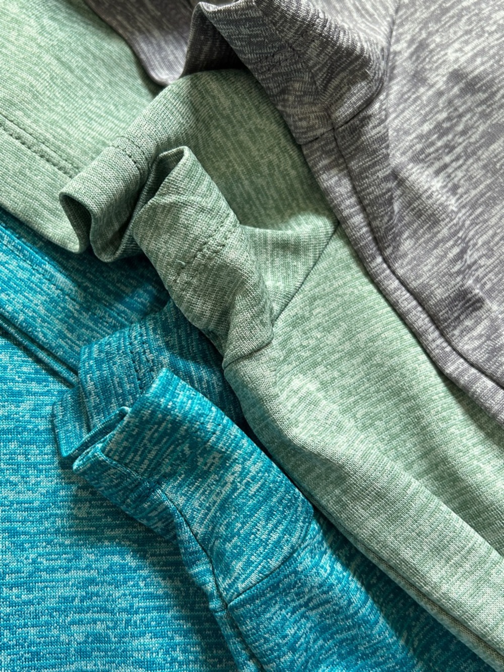 EUC Set of 3 Jewel Tone UA HeatGear Loose Fit Short Sleeve Tees-Blue/Mint/Purple - Picture 11 of 12